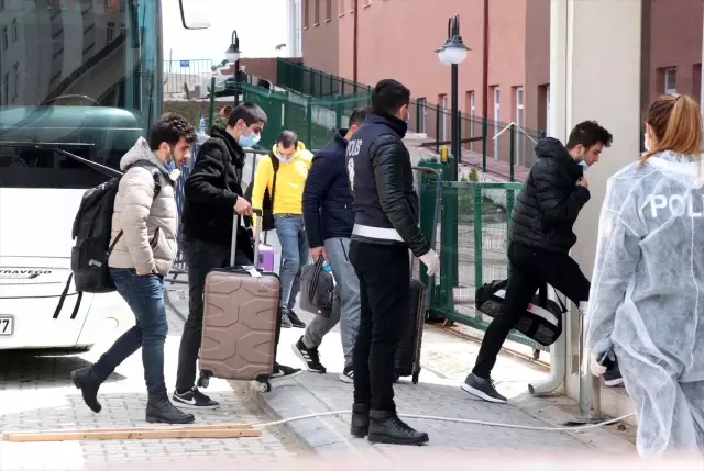 Yurt dışından gelen 168 kişi Bolu'da yurda yerleştirildi Yurt dışından gelen 168 kişi Bolu'da yurda yerleştirildi