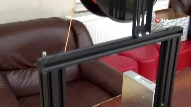 3 boyutlu yazıcılarla maske üretimi başladı 3 boyutlu yazıcılarla maske üretimi başladı