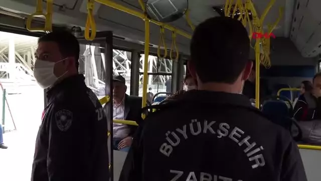 Antalyalılar toplu ulaşımda 'mesafeli' Antalyalılar toplu ulaşımda 'mesafeli'
