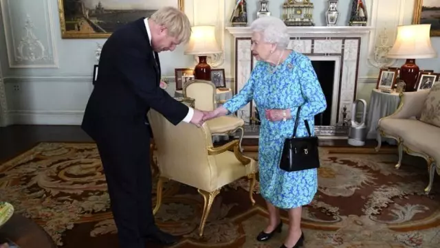 Buckingham Sarayı: Kraliçe en son 11 Mart’ta Başbakan Johnson’la görüştü