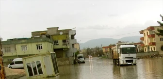 Gaziantep'te şiddetli yağış hayatı olumsuz etkiledi