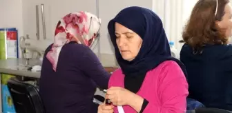 Halk Eğitimi Merkezi: Halk Eğitim Merkezi'nden sağlık çalışanları için film maske üretimi Halk Eğitimi Merkezi: Halk Eğitim Merkezi'nden sağlık çalışanları için film maske üretimi
