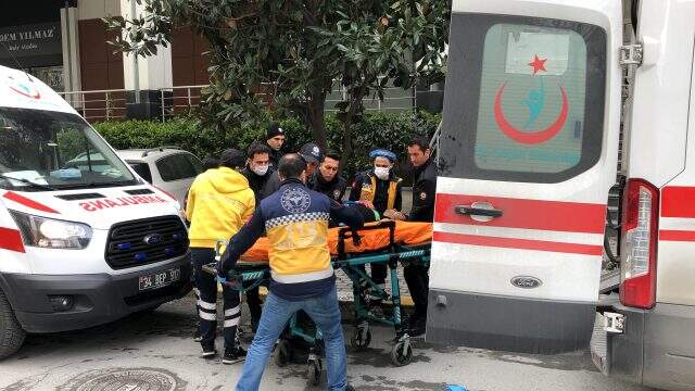 İstanbul'un göbeğindeki maske kavgasında silahlar konuştu: 1'i kadın 4 yaralı