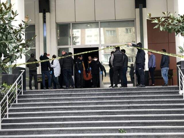 İstanbul'un göbeğindeki maske kavgasında silahlar konuştu: 1'i kadın 4 yaralı