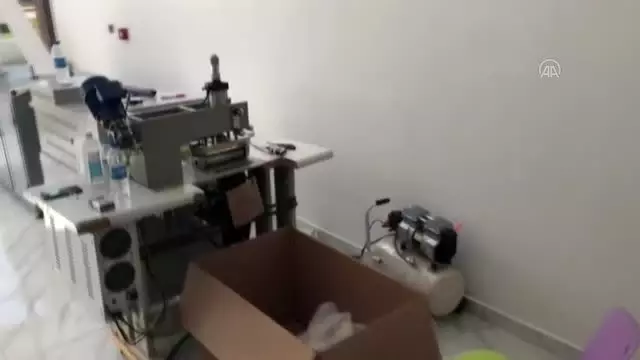 Kaçak üretilen 42 bin 620 tıbbi maske ele geçirildi Kaçak üretilen 42 bin 620 tıbbi maske ele geçirildi
