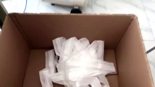 Kaçak üretilen 42 bin 620 tıbbi maske ele geçirildi Kaçak üretilen 42 bin 620 tıbbi maske ele geçirildi