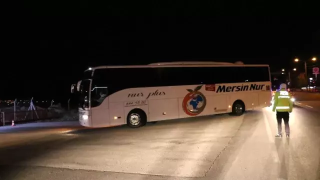 KKTC'den gelen 170 öğrenci ve şoför Niğde'de karantinaya alındı KKTC'den gelen 170 öğrenci ve şoför Niğde'de karantinaya alındı