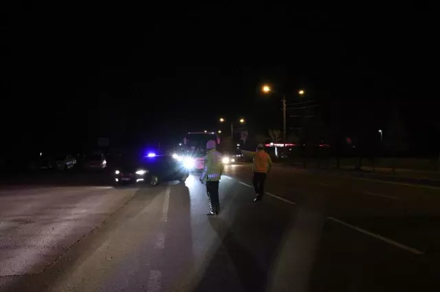 KKTC'den getirilen 170 öğrenci ve 14 tır şoförü, Niğde'de yurda yerleştirildi KKTC'den getirilen 170 öğrenci ve 14 tır şoförü, Niğde'de yurda yerleştirildi