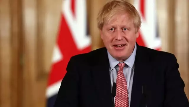 Koronaya yakalanan Boris Johnson’ın virüsü hafife aldığı sözleri tekrar gündem oldu: Ben sürekli tokalaşıyorum