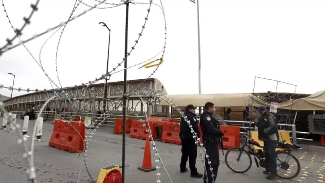 Meksikalılar koronavirüs tehdidine karşı ABD'lilere 'evde kal' çağrısı yaptı, sınır kapısını kapattı Meksikalılar koronavirüs tehdidine karşı ABD'lilere 'evde kal' çağrısı yaptı, sınır kapısını kapattı