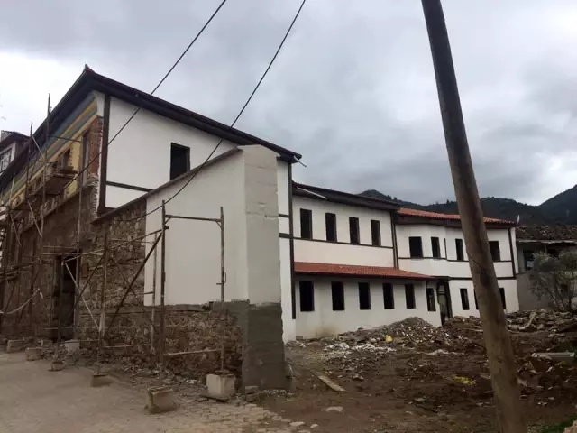 Tarihi Lefke Çarşısının restorasyonu devam ediyor