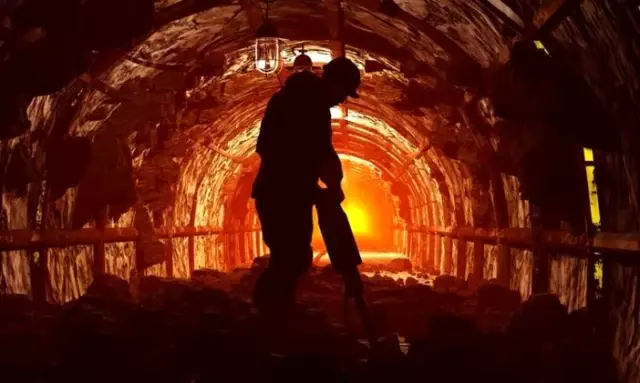 Virüsten etkilenen madenciler Bakan’a rapor sundu, destek istedi Virüsten etkilenen madenciler Bakan’a rapor sundu, destek istedi