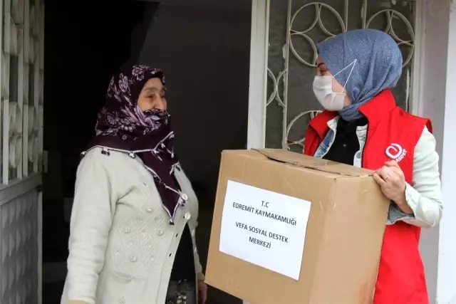 Yaşlılar 'vefalı' ellere emanet Yaşlılar 'vefalı' ellere emanet