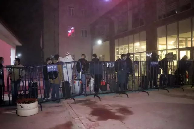 Yurt dışından gelen 130 kişi Bolu'da yurda yerleştirildi Yurt dışından gelen 130 kişi Bolu'da yurda yerleştirildi