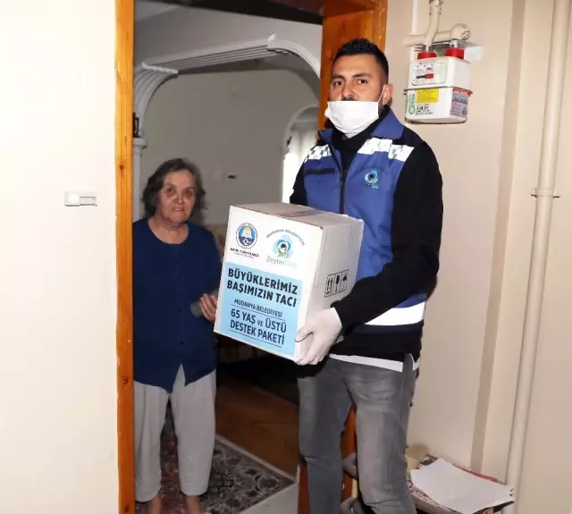 Zeytin Dalı Ekibi'nden gıda ve temizlik paketi Zeytin Dalı Ekibi'nden gıda ve temizlik paketi