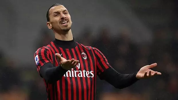 Ibrahimovic'in futbolu bırakacağı iddia edildi Ibrahimovic'in futbolu bırakacağı iddia edildi