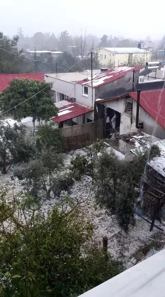 Adana'da dolu yağışı hayatı olumsuz etkiledi