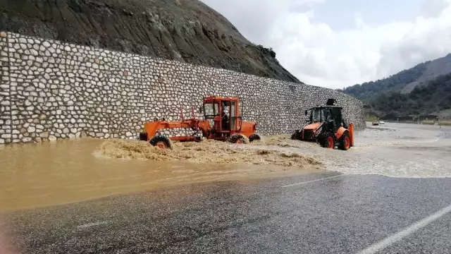 Adıyaman'da sel yıktı geçti
