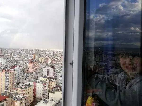 Antalya'da koronavirüs gölgesindeki çocuklara gökkuşağı morali Antalya'da koronavirüs gölgesindeki çocuklara gökkuşağı morali