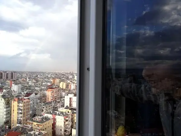Antalya'da koronavirüs gölgesindeki çocuklara gökkuşağı morali Antalya'da koronavirüs gölgesindeki çocuklara gökkuşağı morali