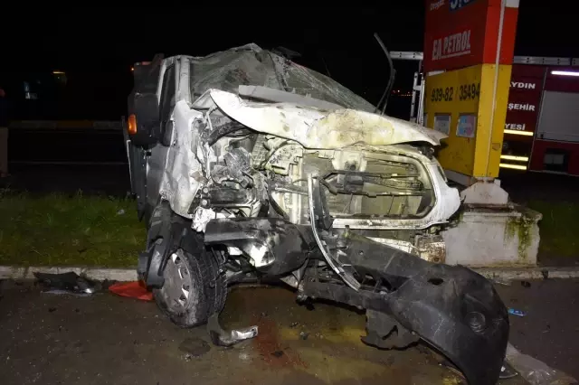 Aydın'da otomobil ile kamyonet çarpıştı: 3 yaralı Aydın'da otomobil ile kamyonet çarpıştı: 3 yaralı