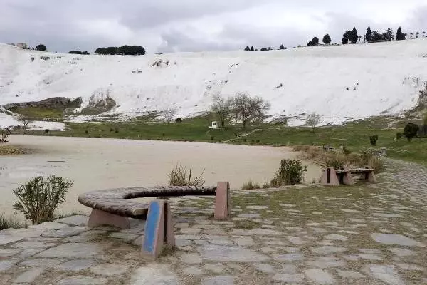 Beyaz cennet Pamukkale'de koronavirüs sessizliği Beyaz cennet Pamukkale'de koronavirüs sessizliği
