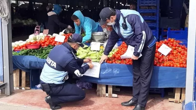 Çorlu'da yaş sebze ve meyveleri seçerek almak yasaklandı