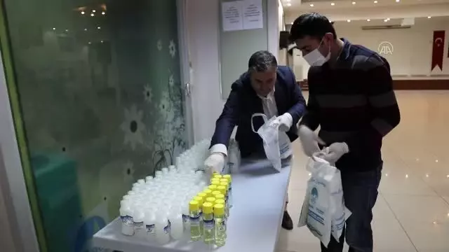 Çubuk'ta dezavantajlı vatandaşlara dezenfektan ve kolonya dağıtıldı