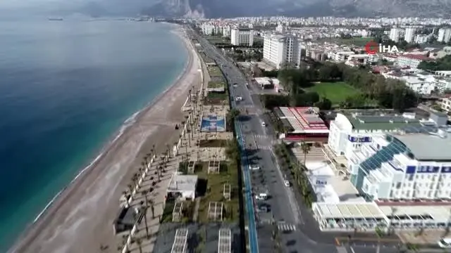 Dünyaca ünlü sahil yasak sonrası sessizliğe büründü Dünyaca ünlü sahil yasak sonrası sessizliğe büründü