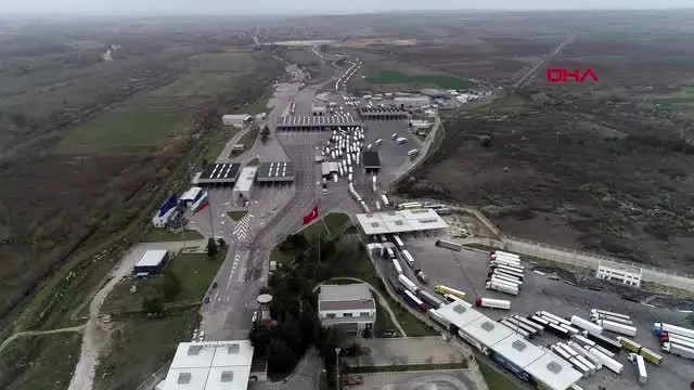 EDİRNE Bulgaristan’da Türk TIR’ları kilometrelerce kuyruk oluşturdu