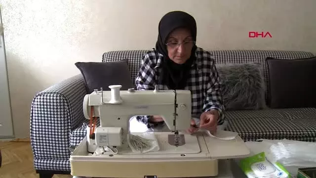 Elazığlı çift, evlerinde maske dikiyor Elazığlı çift, evlerinde maske dikiyor