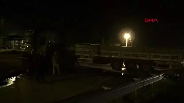 Gazipaşa'da otomobil ile TIR çarpıştı 2 yaralı Gazipaşa'da otomobil ile TIR çarpıştı 2 yaralı