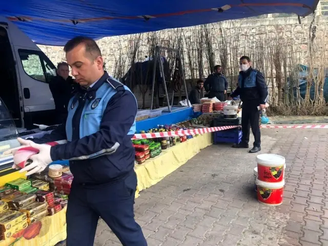 Halk pazarında 3 metre kuralı uygulaması başladı