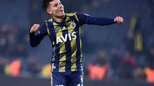 İngilizlerden Ferdi Kadıoğlu için Fenerbahçe'ye teklif!