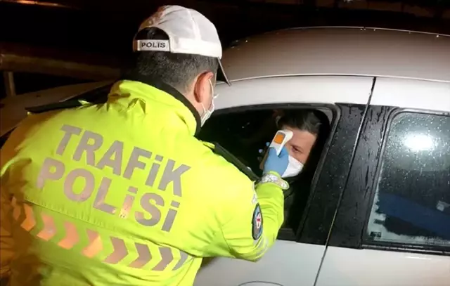 İstanbul'un giriş ve çıkışlarında sürücü ve yolcuların ateşi ölçülüyor