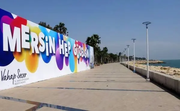 Mersin 'evde kaldı', sahil boş kaldı