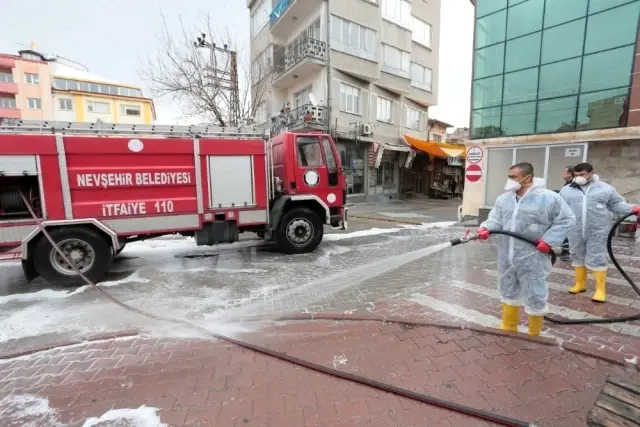 Nevşehir'de caddeler dezenfekte ediliyor