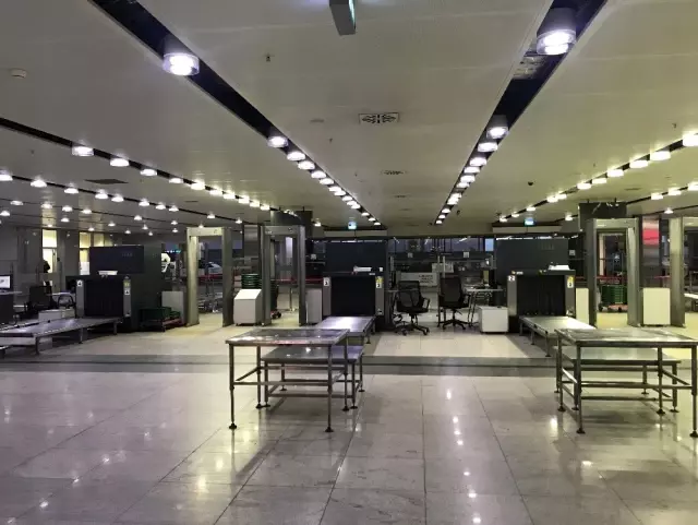Sabiha Gökçen Havalimanı'nda tüm uçuşlar geçici süreliğine durduruldu