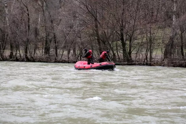 Tunceli'de kayıp Uzman Çavuş Güneş ve Gülistan Doku'yu arama çalışmaları sürüyor