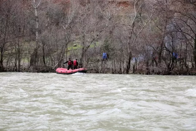 Tunceli'de kayıp Uzman Çavuş Güneş ve Gülistan Doku'yu arama çalışmaları sürüyor