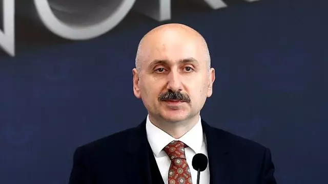 Ulaştırma ve Altyapı Bakanı Turhan görevinden alınarak, yerine Adil Karaismailoğlu atandı Ulaştırma ve Altyapı Bakanı Turhan görevinden alınarak, yerine Adil Karaismailoğlu atandı