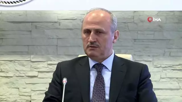 Gece yarısı görevden alınan Ulaştırma ve Altyapı eski Bakanı Turhan, görevi Karaismailoğlu'na devretti Gece yarısı görevden alınan Ulaştırma ve Altyapı eski Bakanı Turhan, görevi Karaismailoğlu'na devretti