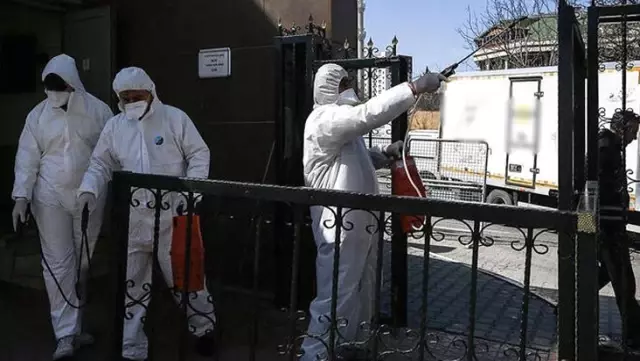 Van'ın İran sınırındaki Han Mahallesi, koronavirüs nedeniyle karantinaya alındı Van'ın İran sınırındaki Han Mahallesi, koronavirüs nedeniyle karantinaya alındı