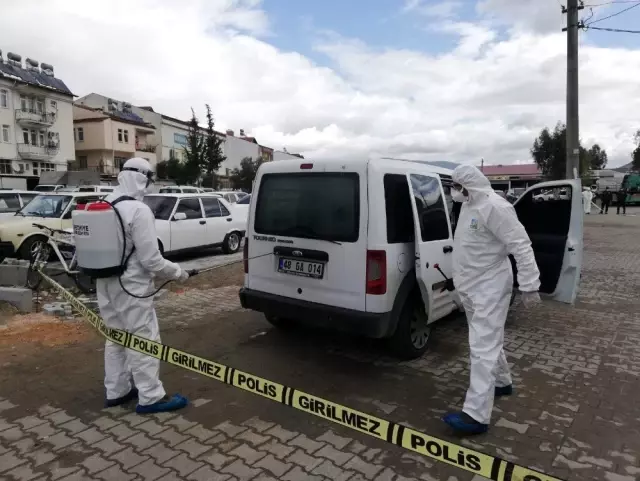 Yaşlı adam yolda ölü bulundu Yaşlı adam yolda ölü bulundu