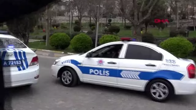 AVCILAR'DA PİKNİKÇİLERE POLİS UYARISI AVCILAR'DA PİKNİKÇİLERE POLİS UYARISI
