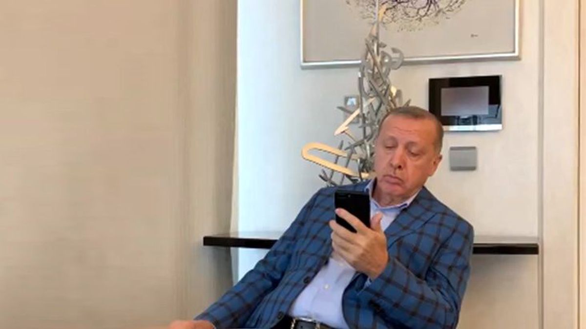 Cumhurbaşkanı Erdoğan, Granada'da okunan ezanı dinledi