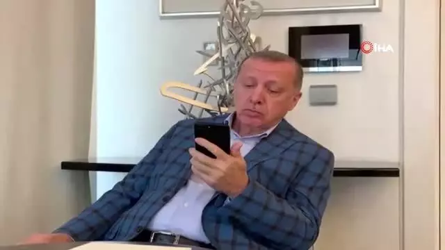 Cumhurbaşkanı Erdoğan, Granada'da okunan ezanı böyle dinledi Cumhurbaşkanı Erdoğan, Granada'da okunan ezanı böyle dinledi
