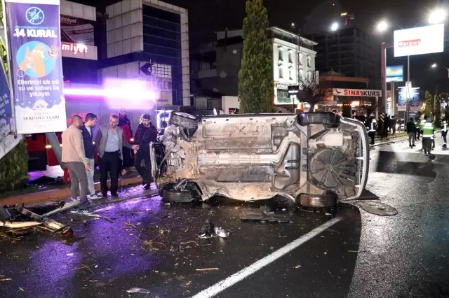 Elazığ'da iki otomobil çarpıştı: 3 yaralı Elazığ'da iki otomobil çarpıştı: 3 yaralı