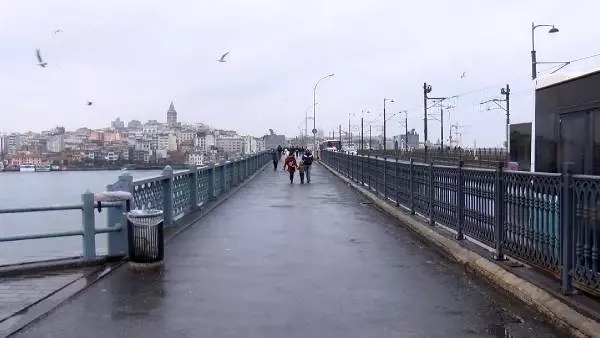 Eminönü sessizliğe büründü Eminönü sessizliğe büründü