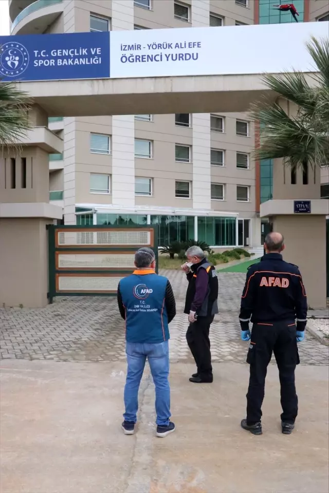 Etiyopya'dan getirilen 131 kişi, İzmir'deki yurtta karantinaya alındı Etiyopya'dan getirilen 131 kişi, İzmir'deki yurtta karantinaya alındı